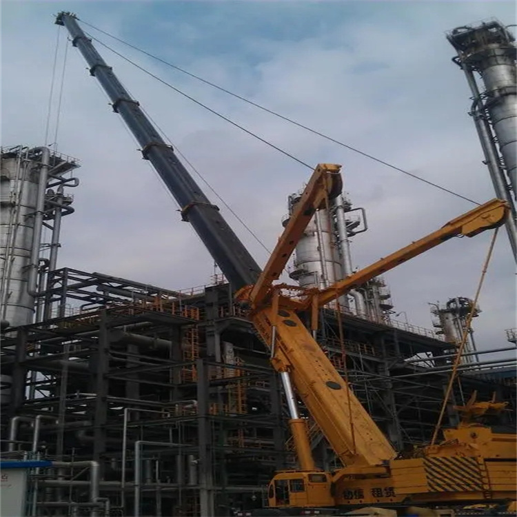 来凤吊板房的吊车